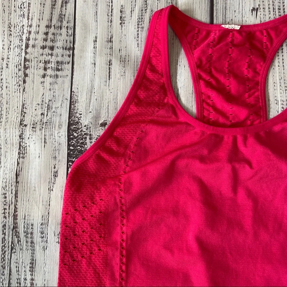 Fabletics Delta Seamless Tank II. Size XSmall - Picture 3 of 7